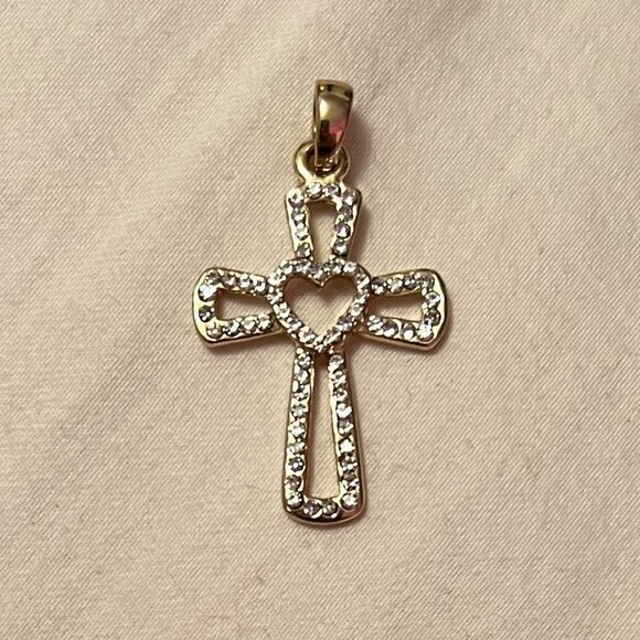 🤯5/$20🤯 NWOT Silver And Rhinestone Heart Cross Pendant - Picture 1 of 1